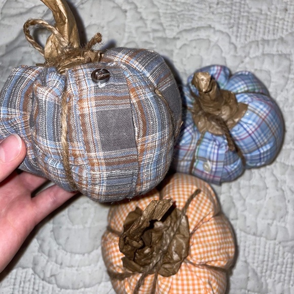 Handmade fabric pumpkins. Set of 3 - Picture 2 of 3